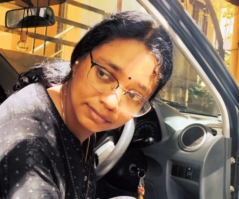 கார் ஓட்டுதல்